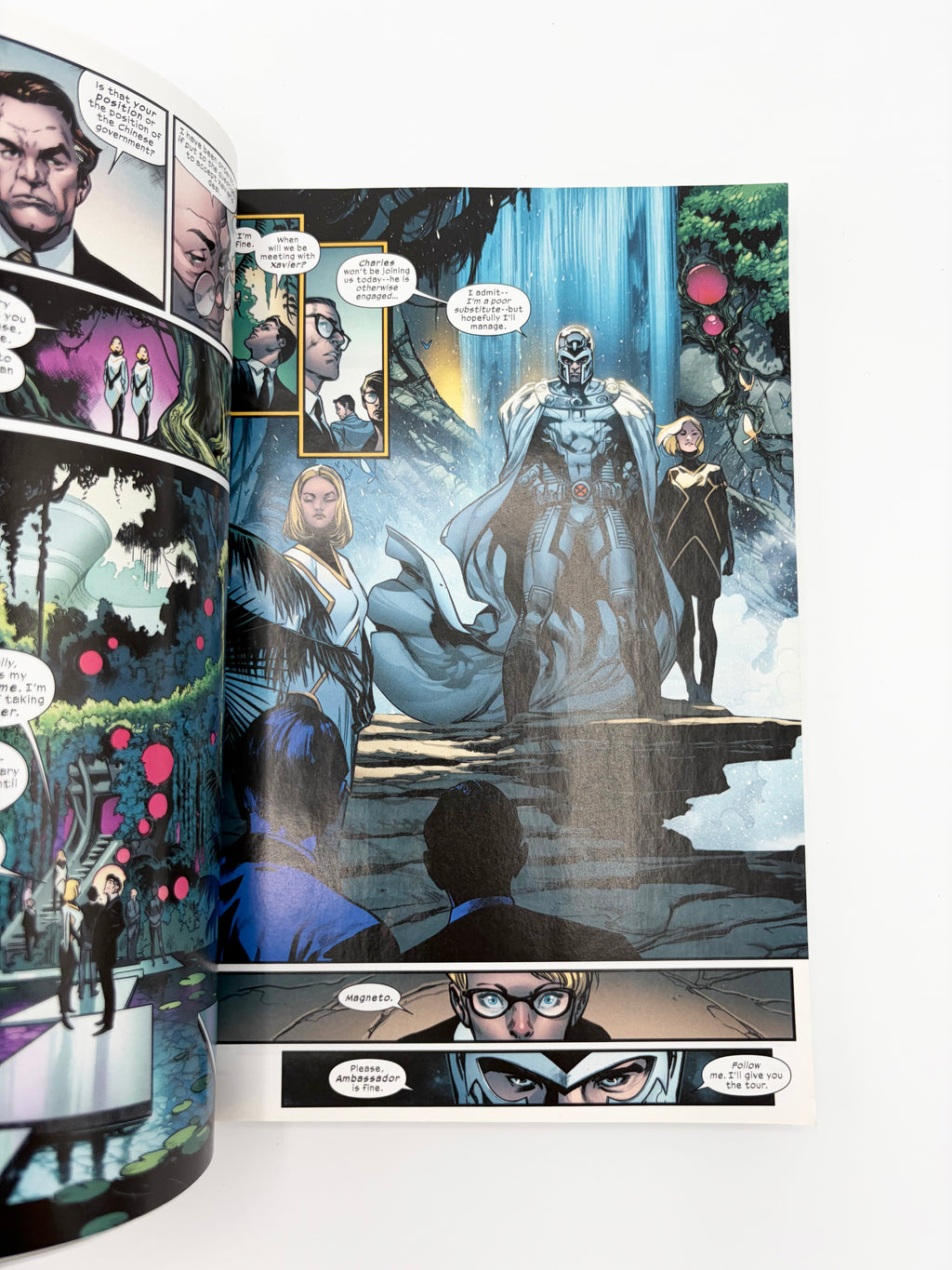 X-Men: House of X by Jonathan Hickman, Pepe Larraz, et Al.