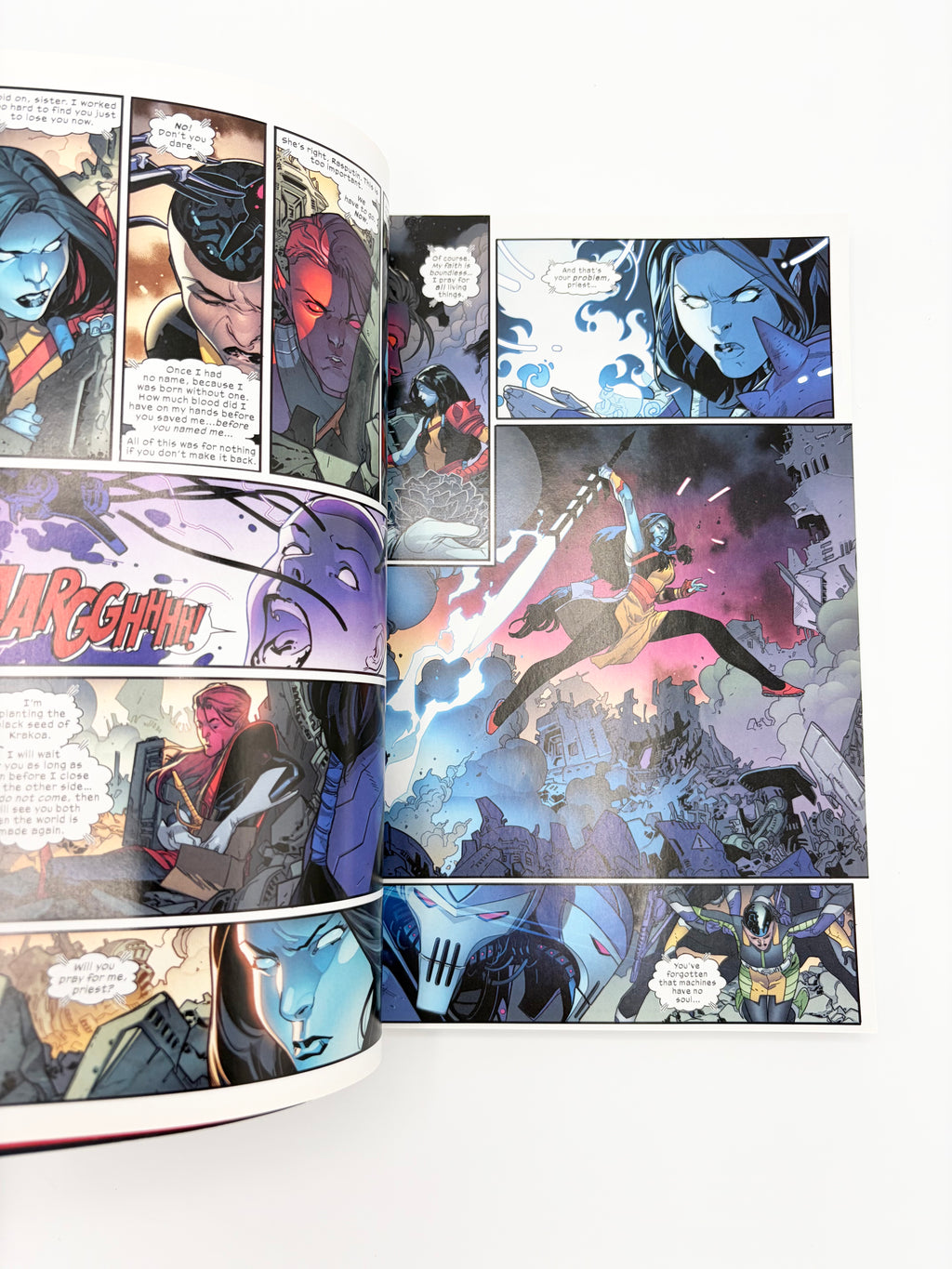X-Men: House of X by Jonathan Hickman, Pepe Larraz, et Al.
