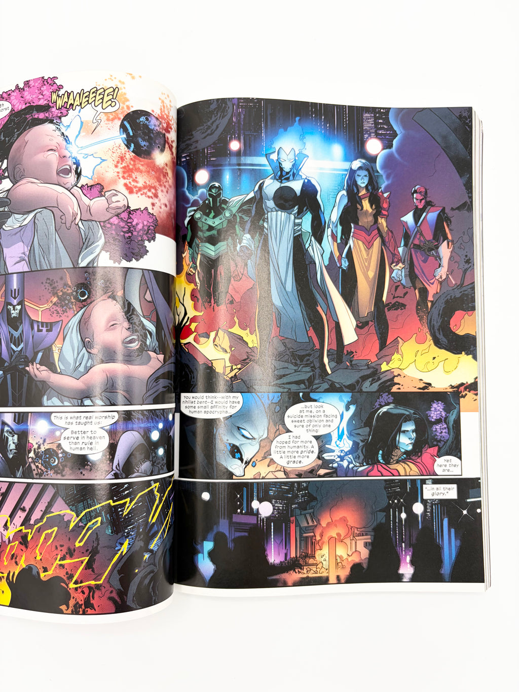X-Men: House of X by Jonathan Hickman, Pepe Larraz, et Al.