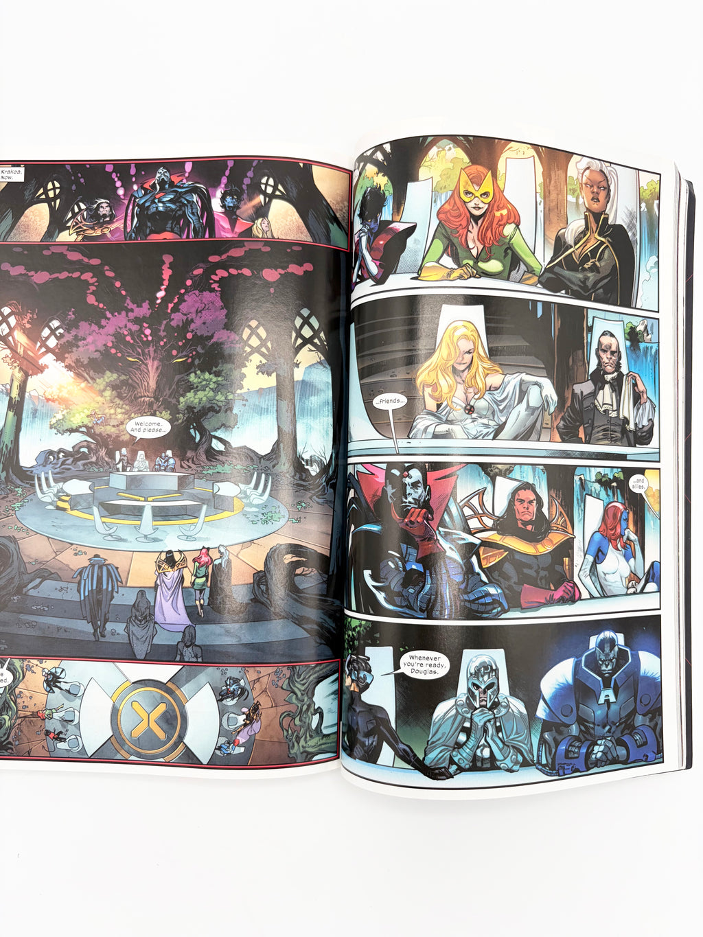 X-Men: House of X by Jonathan Hickman, Pepe Larraz, et Al.