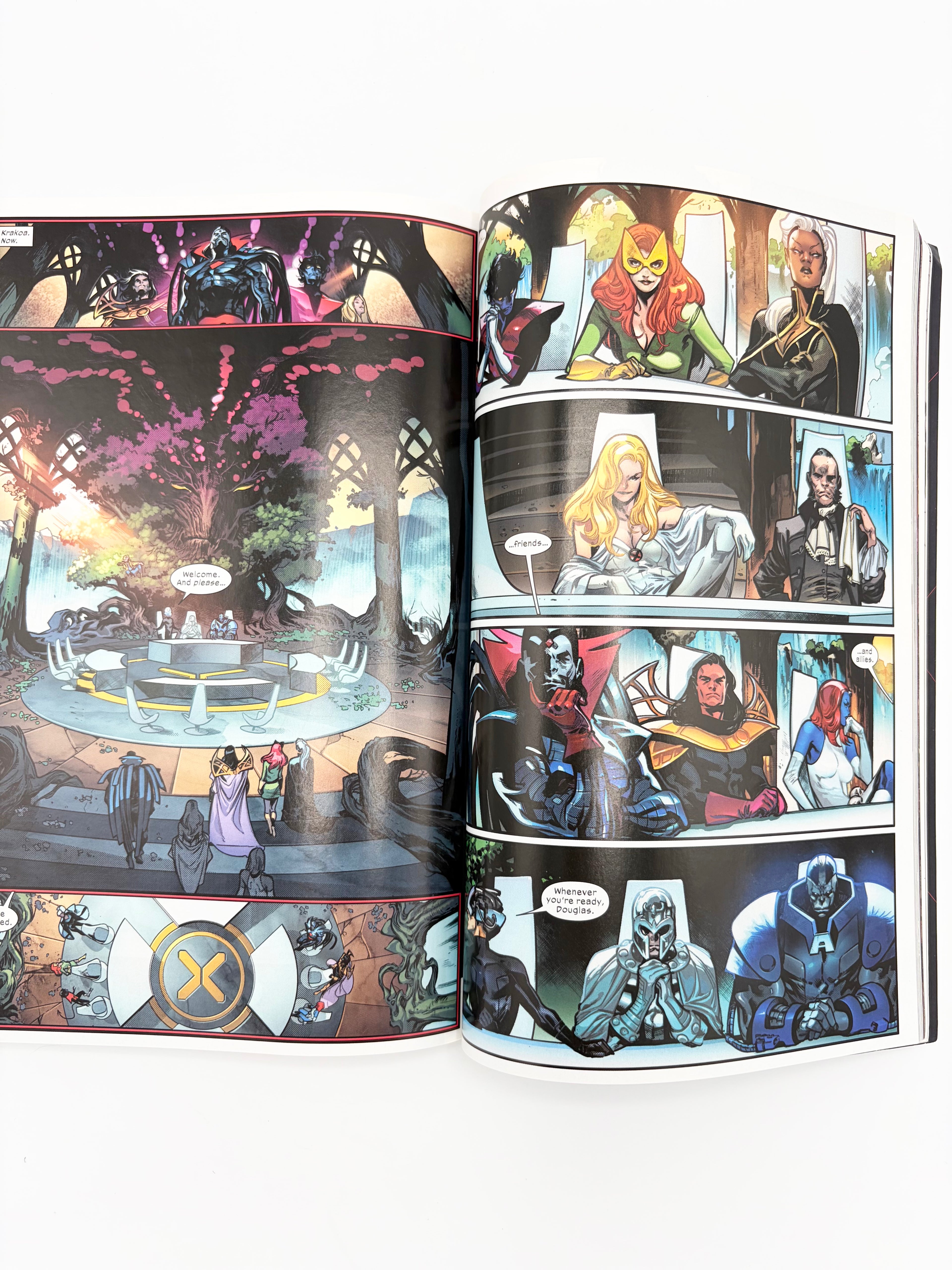 X-Men: House of X by Jonathan Hickman, Pepe Larraz, et Al.