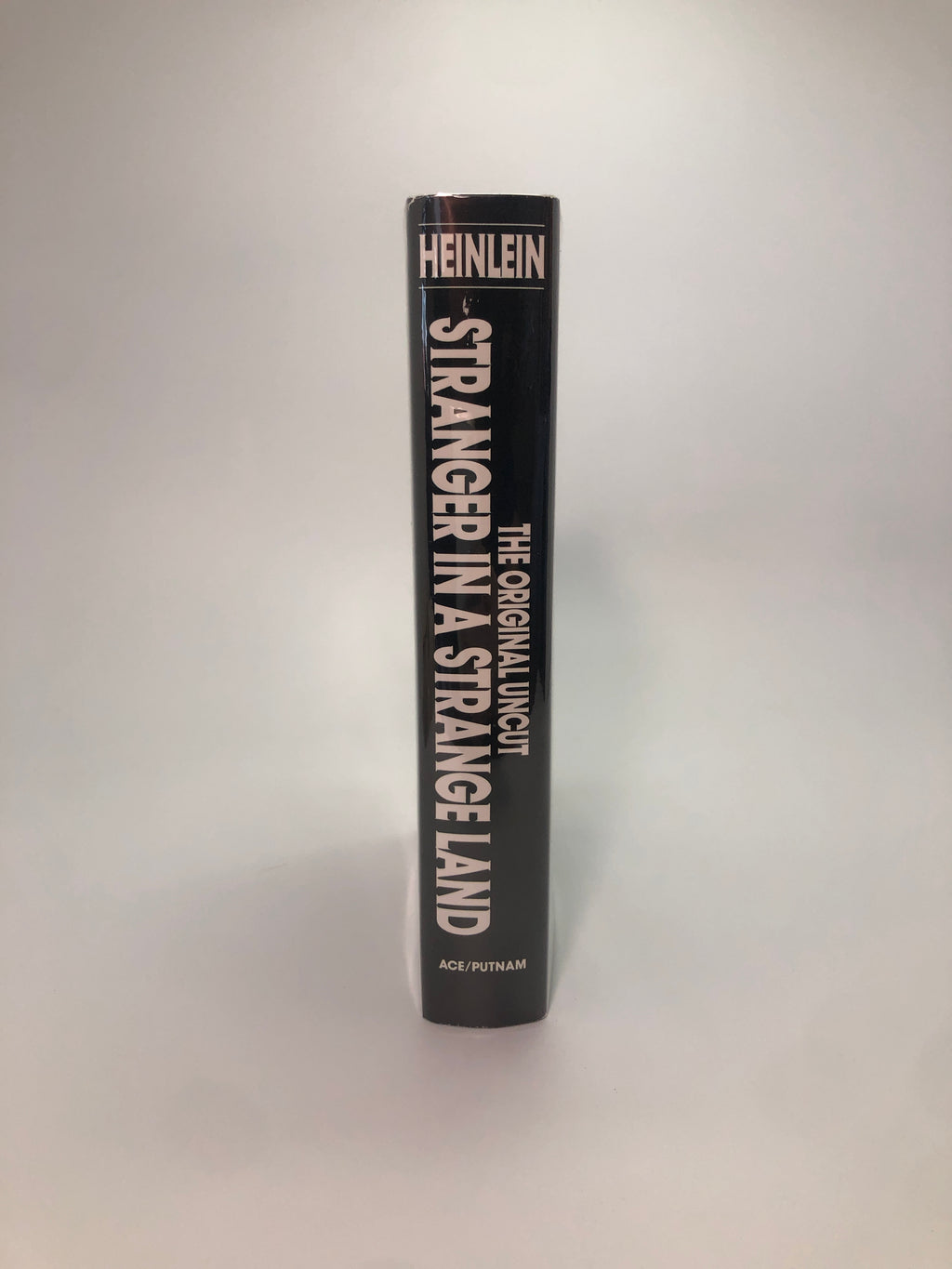Stranger in a Strange Land by Robert A. Heinlein - Original and Uncut Edition
