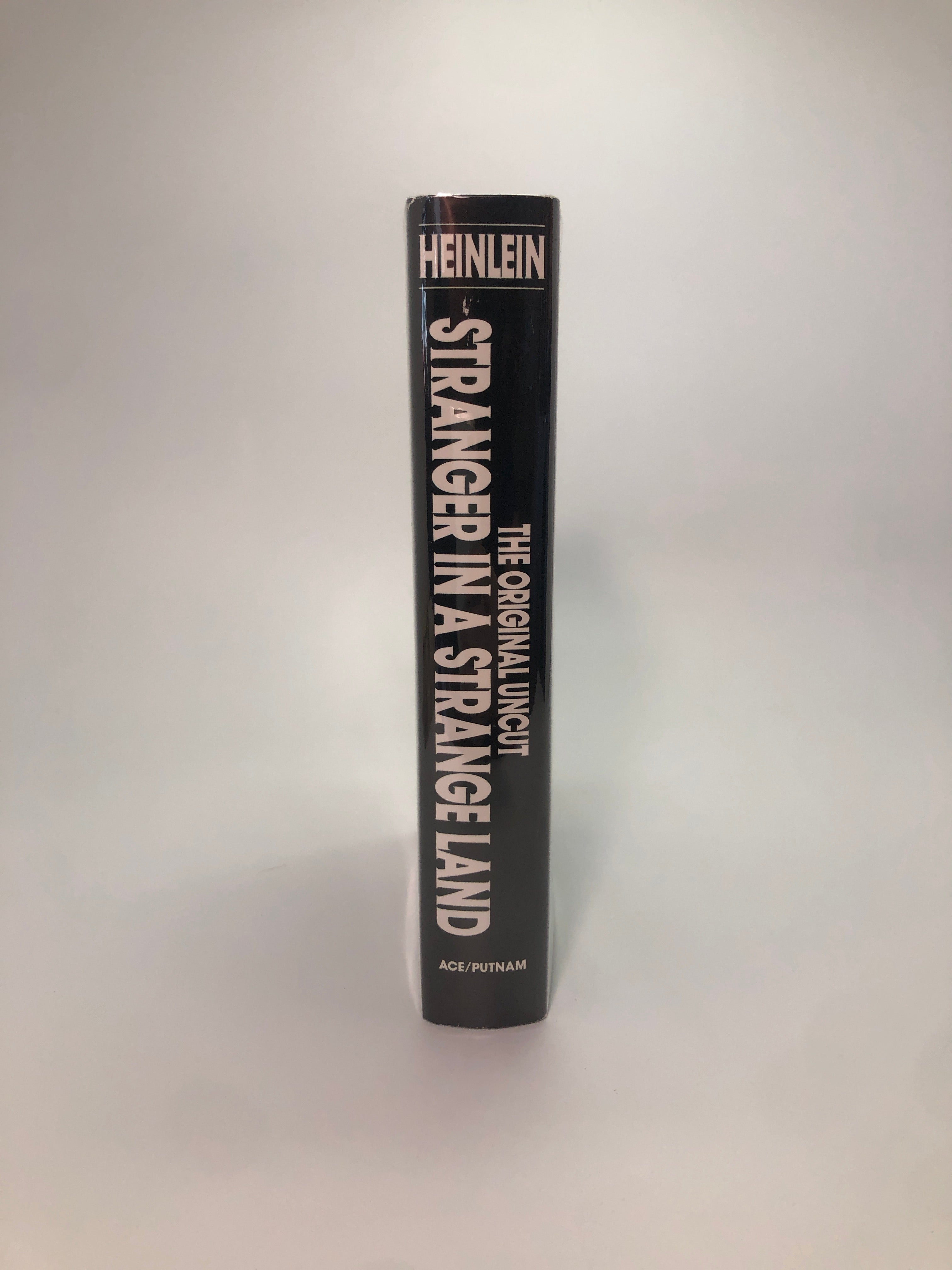 Stranger in a Strange Land by Robert A. Heinlein - Original and Uncut Edition