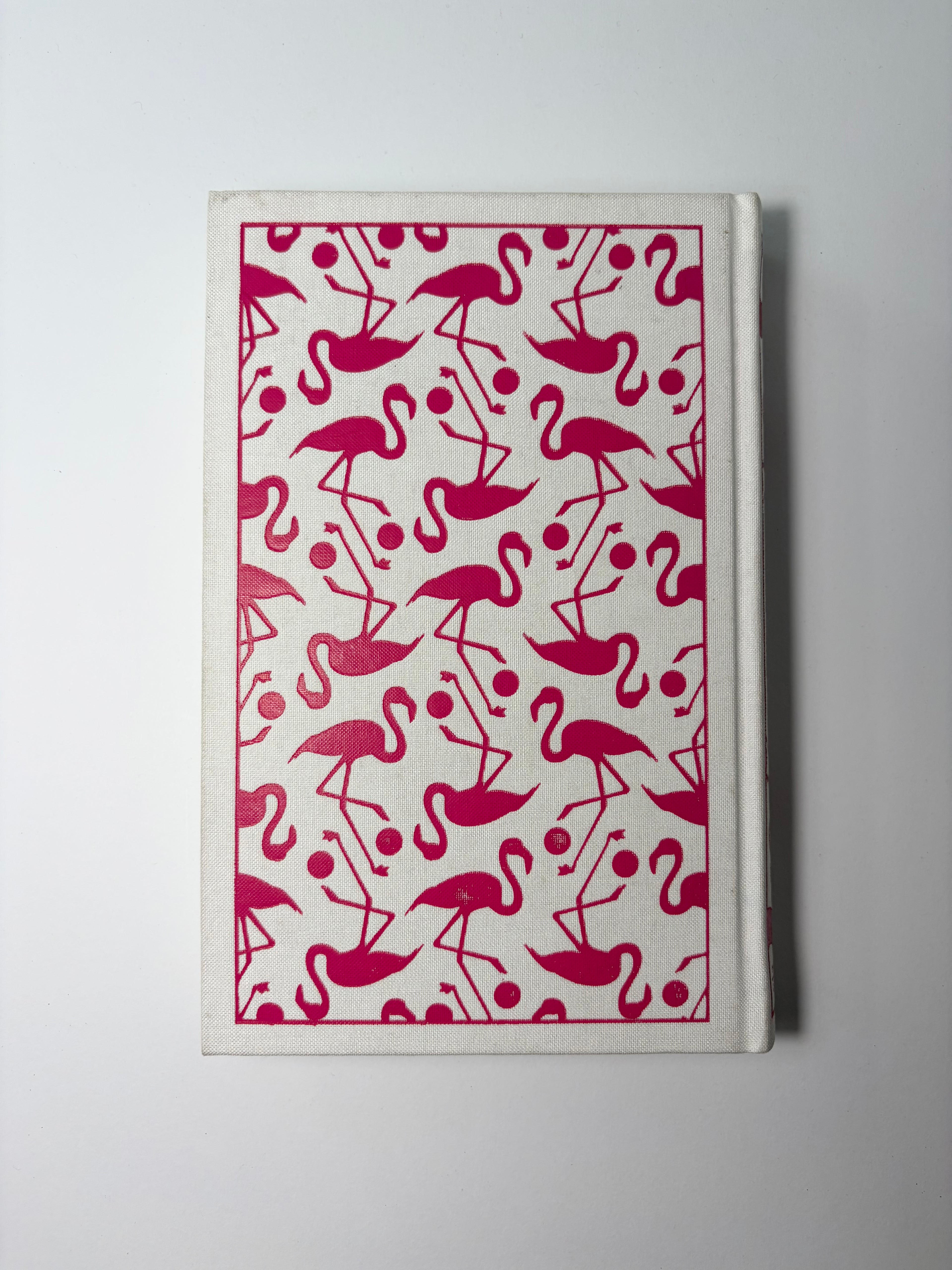 Alice's Adventures in Wonderland and Through the Looking Glass by Lewis Carroll - Penguin Clothbound Classics