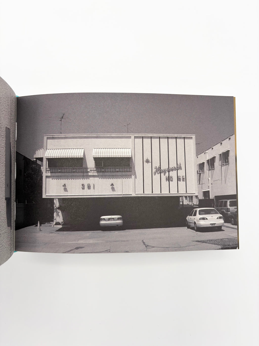 Pretty Vacant - The Los Angeles Dingbat Observed by Clive Piercy