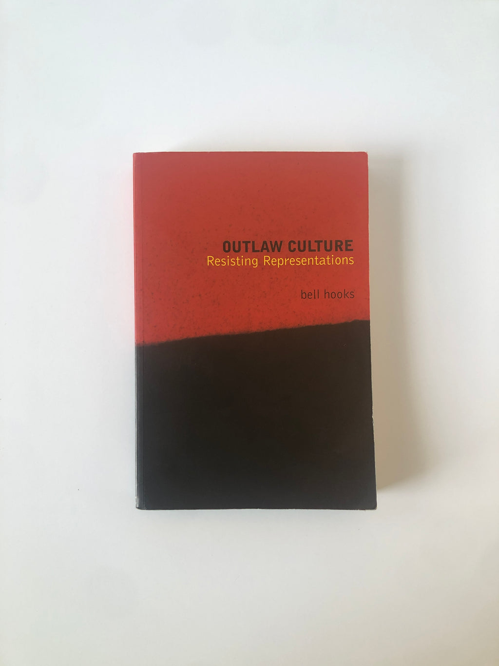 Outlaw Culture - Resisting Representations by bell hooks