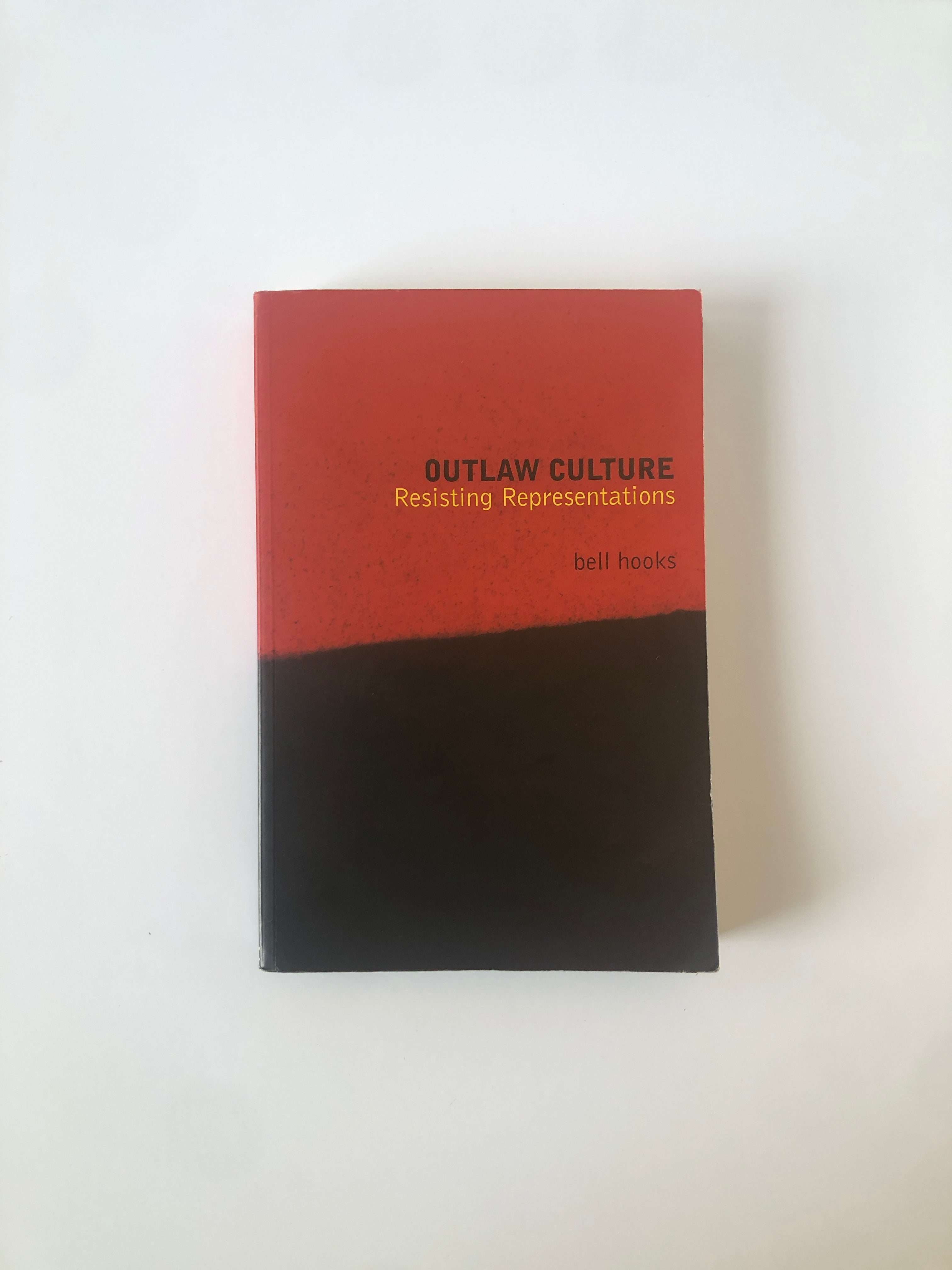 Outlaw Culture - Resisting Representations by bell hooks