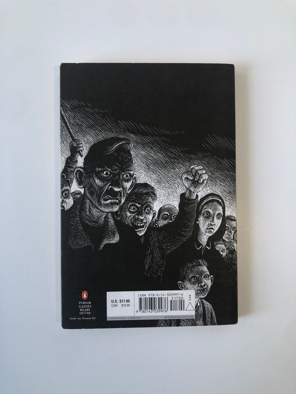 We Have Always Lived in the Castle by Shirley Jackson - Penguin Classics Deluxe Edition