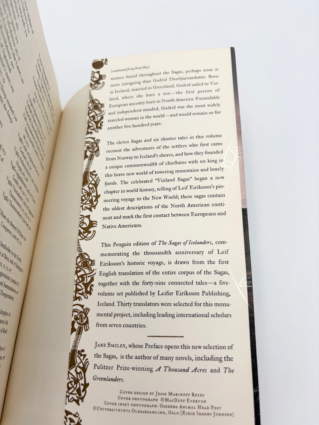 The Sagas of Icelanders with a preface by Jane Smiley