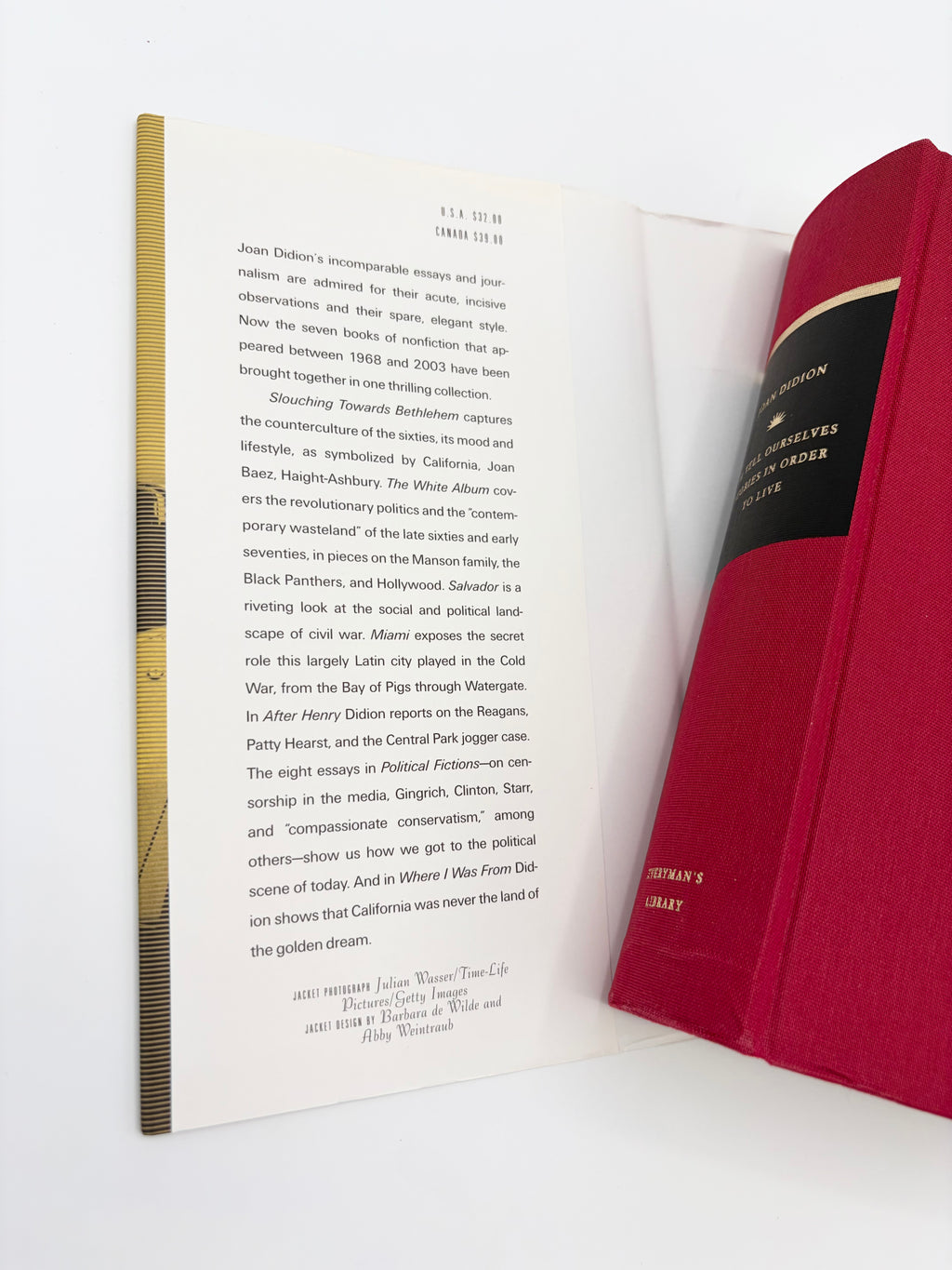We Tell Ourselves Stories in Order to Live - Collected Nonfiction by Joan Didion