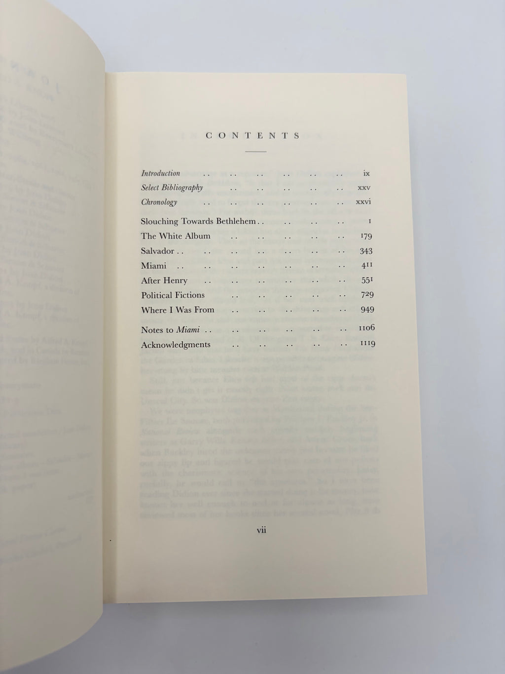 We Tell Ourselves Stories in Order to Live - Collected Nonfiction by Joan Didion