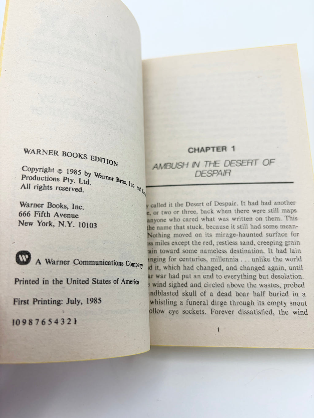 Mad Max - Beyond Thunderdome based on a screenplay by Terry Hayes and George Miller, novelization by Joan D. Vinge